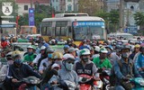 Người dân ùn ùn quay lại Hà Nội sau kỳ nghỉ lễ
